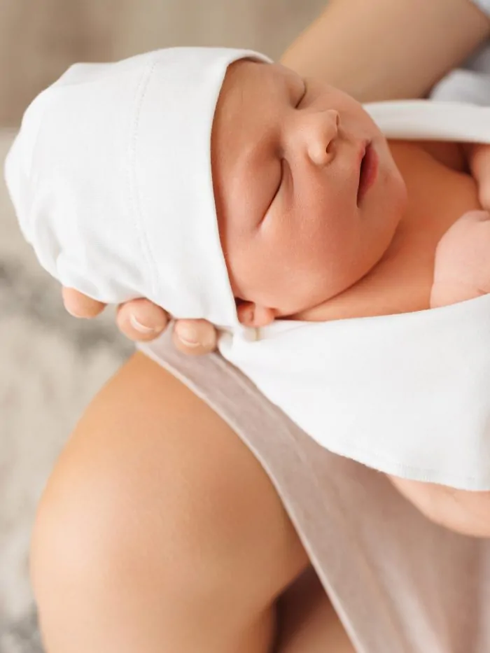 Set Cadou Nou-Născut Momykeep 0-2 luni – Bumbac Organic 3 set cadou nou născut momykeep sac de dormit cocon și căciuliță, bumbac organic, 0 2 luni